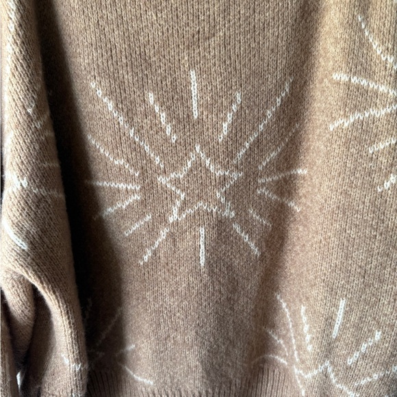 Entro Tan Sweater with Starburst Design - Picture 4 of 11